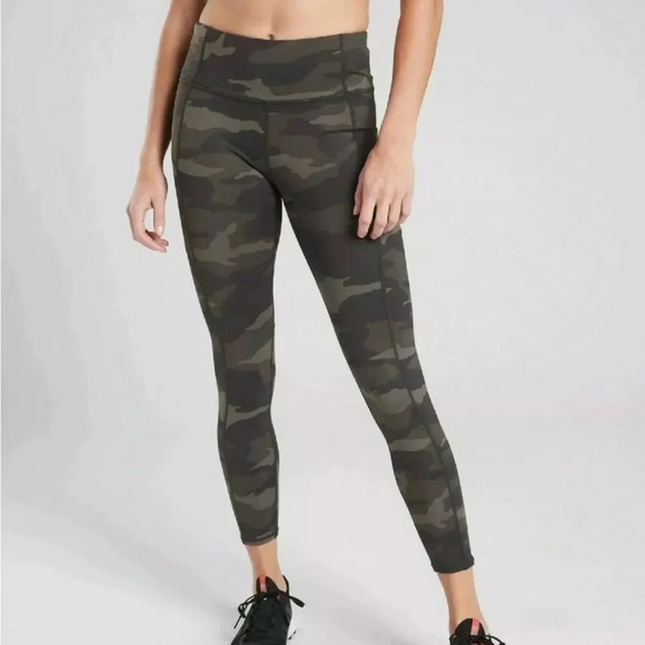 Athleta Pants - Athleta Camo Contender 7/8 Tight Size Small